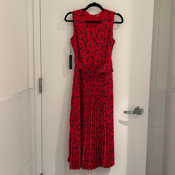 T Tahari Pleated Floral Print Maxi Dress size 2 NWT - Picture 2 of 8